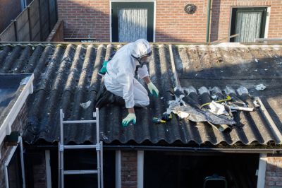 Remove Asbestos From a Roof